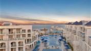 Pickalbatros Blu Spa Resort - Bazén a budova hotelu