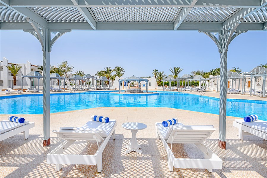 Menaville Resort - Bazén