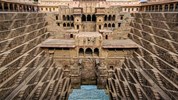 Skvosty severní Indie - Studna Chand Baori