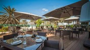 Hilton Dubai Jumeirah Beach - INTERIÉR - Restaurace - Posezení venkovní část