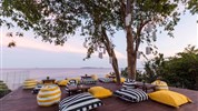 Cape Panwa - Sezení u pláže