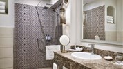 The Cove Rotana Resort - (Interiér) - Pokoj - GUEST/LAGOON/SEAVIEW