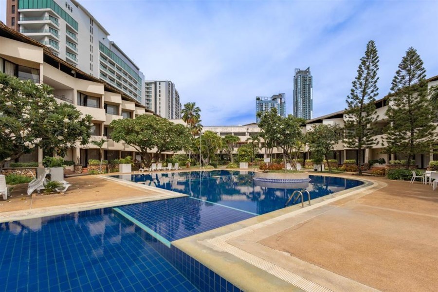 Hotel Tropicana Pattaya - Bazén