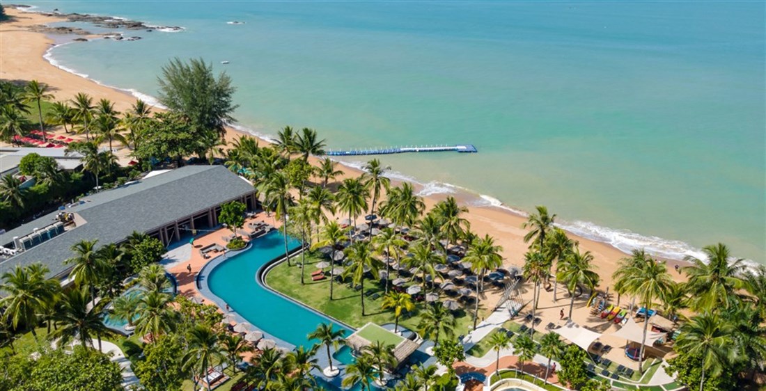 La Flora Khao Lak - Pláž a bazén