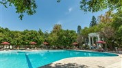 Henipa Crown Resort
