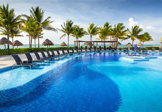 Bluebay Grand Esmeralda - Playa del Carmen