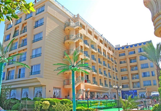 King Tut Aqua Park Beach Resort - 
