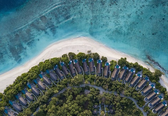 Furaveri Island Resort & Spa - 