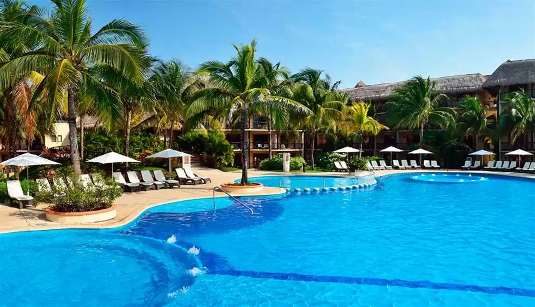 Catalonia Yucatan Beach