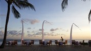 The Samaya Seminyak - Venkvní sezení restaurace