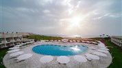 Sirena Beach Resort & Spa