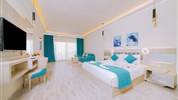 Sirena Beach Resort & Spa