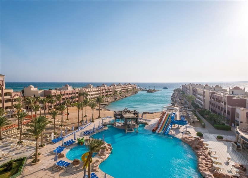 Sunny Days El Palacio Resort
