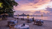 Jimbaran Puri, A Belmond Hotel - Venkovní sezení na pláži