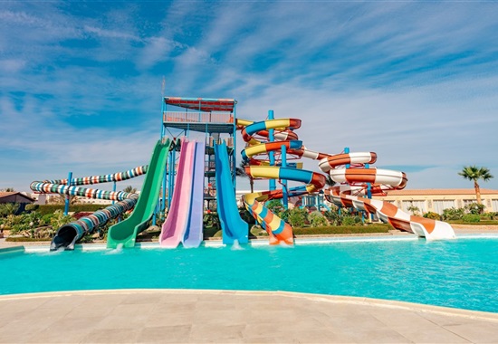 Sunrise Alora Aqua Park Resort - 